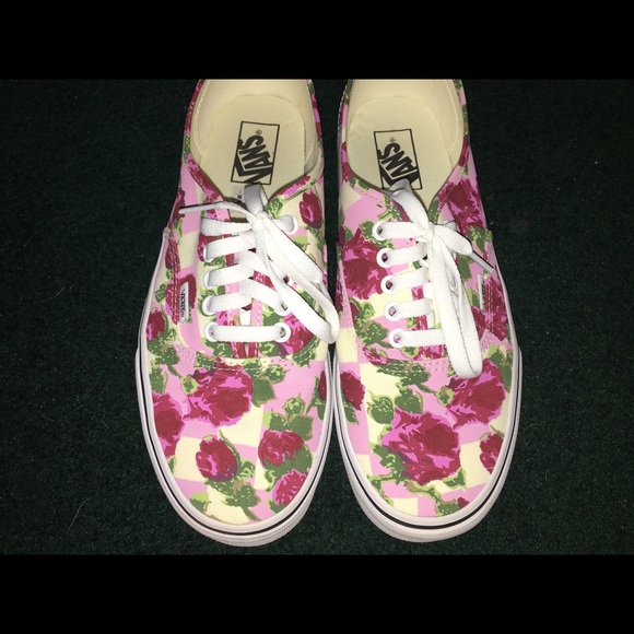 Vans - Picture 1 of 4